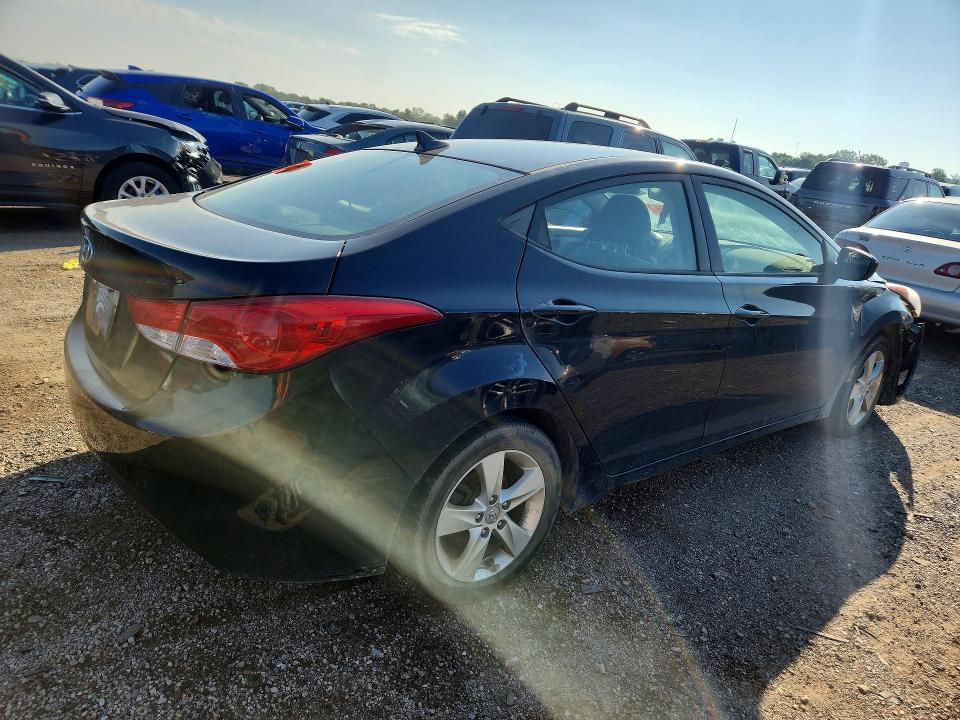 2013 Hyundai Elantra მანქანა იყიდება აუქციონზე, vin: KMHDH4AE7DU005802, აუქციონის ნომერი: 59893306