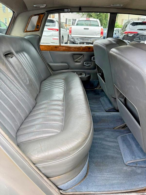 1968 Rolls-royce Silver Shado მანქანა იყიდება აუქციონზე, vin: SRX6202, აუქციონის ნომერი: 60463226