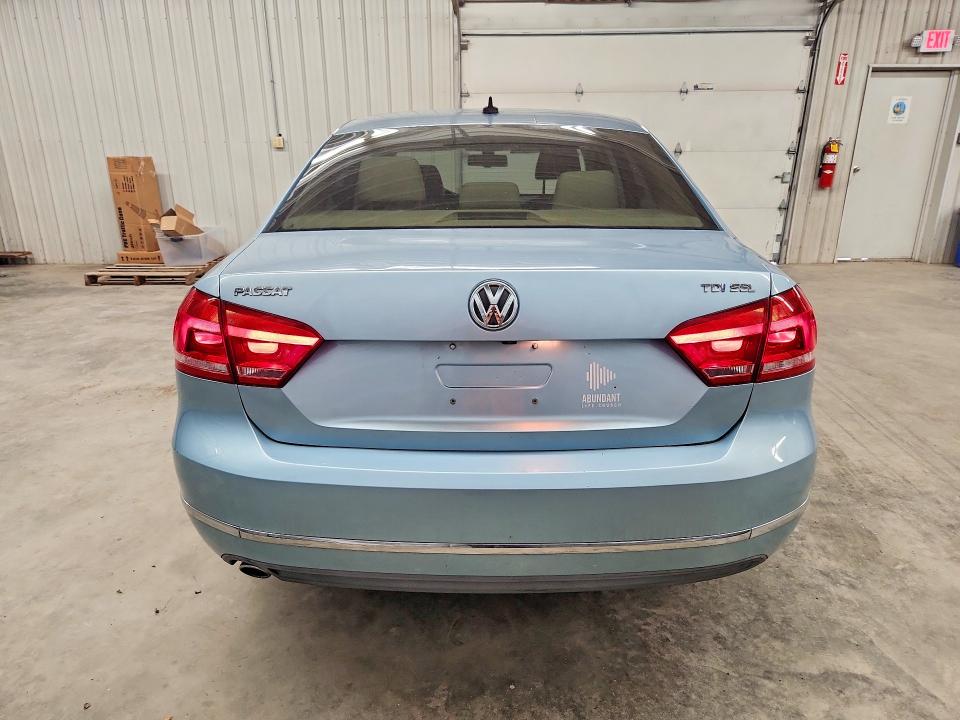 61445686 :رقم المزاد ، 1VWCN7A38DC061839 vin ، 2013 Volkswagen Passat مزاد بيع
