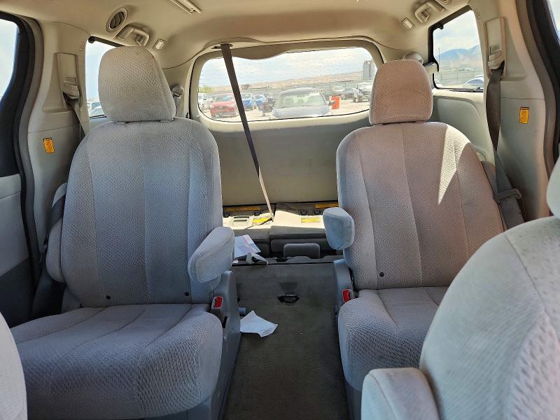 60796826 :رقم المزاد ، 5TDJK3DCXCS040740 vin ، 2012 Toyota Sienna مزاد بيع