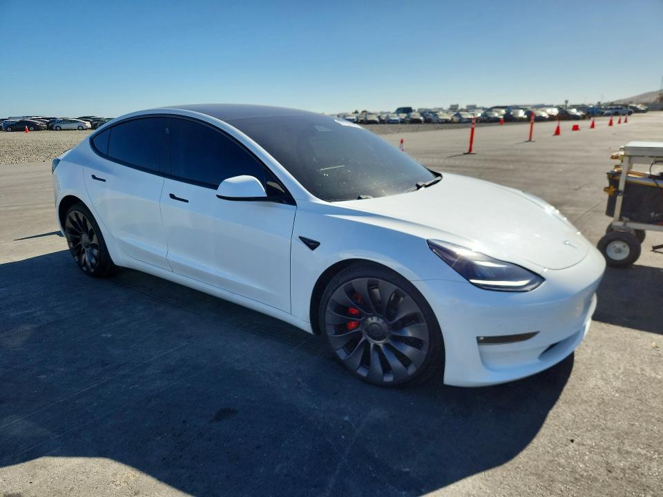 62529996 :رقم المزاد ، 5YJ3E1EC4MF876245 vin ، 2021 Tesla Model 3 مزاد بيع