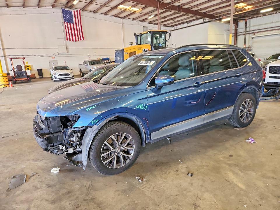59247976 :رقم المزاد ، 3VV3B7AX4JM218714 vin ، 2018 Volkswagen Tiguan مزاد بيع