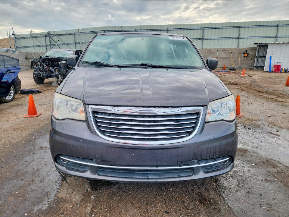 62103036 :رقم المزاد ، 2C4RC1BG9FR661927 vin ، 2015 Chrysler Town & Country مزاد بيع