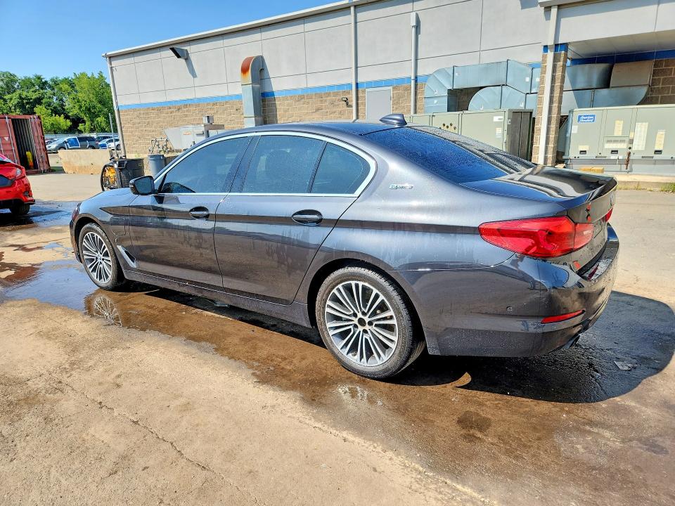 60710986 :رقم المزاد ، WBAJB1C52KB375162 vin ، 2019 Bmw 530xe مزاد بيع