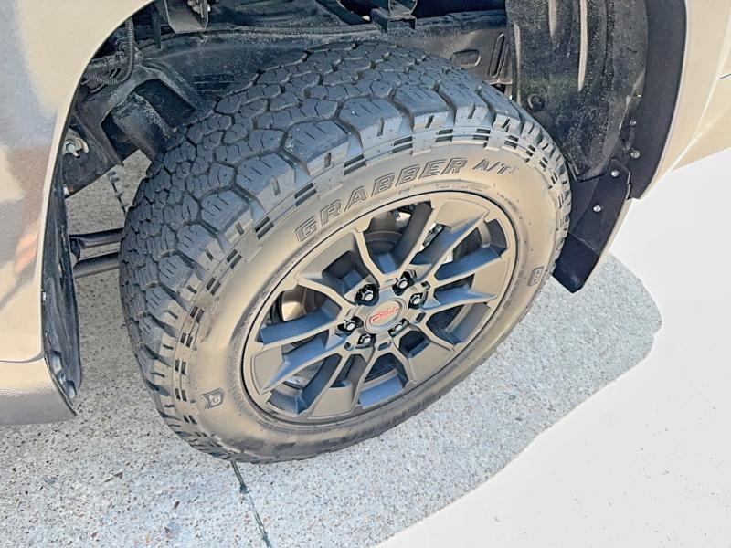 Продажа на аукционе авто 2026 Toyota Tundra, vin: 5TFKB5AB4TX052680, номер лота: 61086826