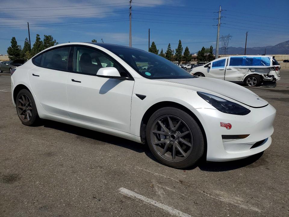 Продажа на аукционе авто 2023 Tesla Model 3, vin: 5YJ3E1EA1PF624536, номер лота: 61960966