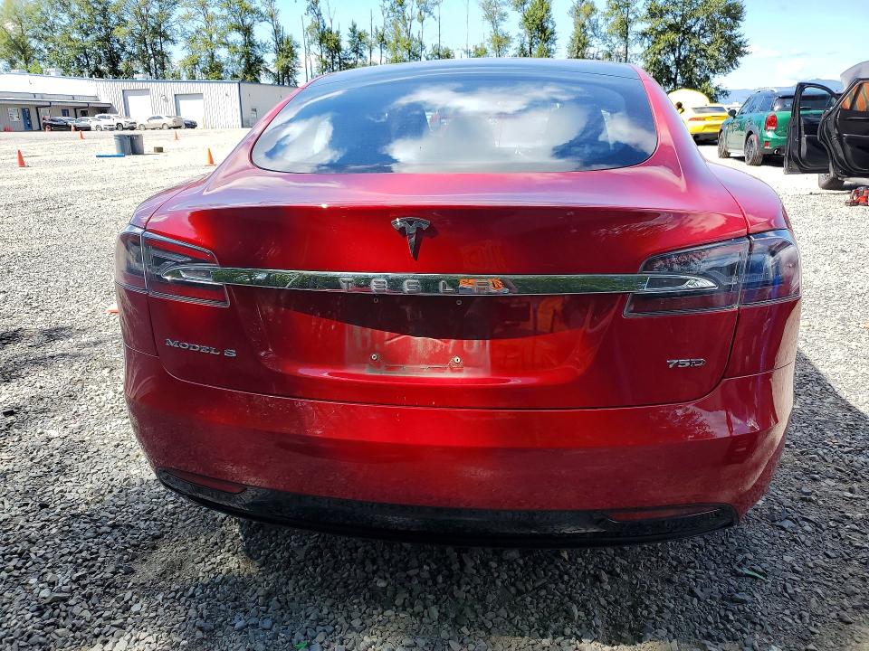 59852986 :رقم المزاد ، 5YJSA1E29JF240012 vin ، 2018 Tesla Model S مزاد بيع