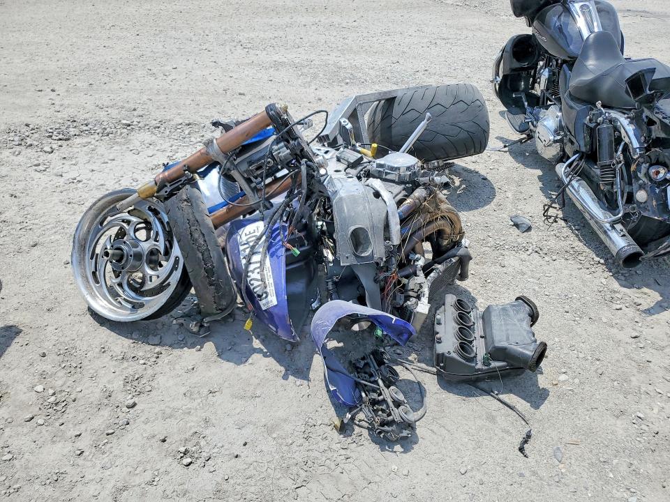 60237116 :رقم المزاد ، JS1GW71A252102600 vin ، 2005 Suzuki Gsx1300 مزاد بيع