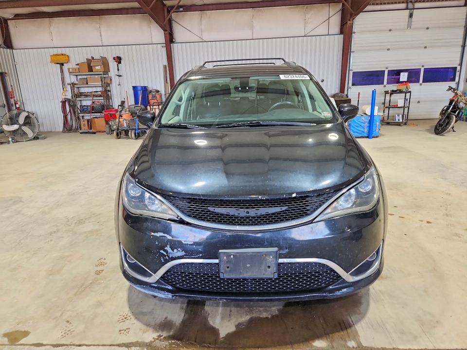 62324406 :رقم المزاد ، 2C4RC1BG7HR788338 vin ، 2017 Chrysler Pacifica مزاد بيع