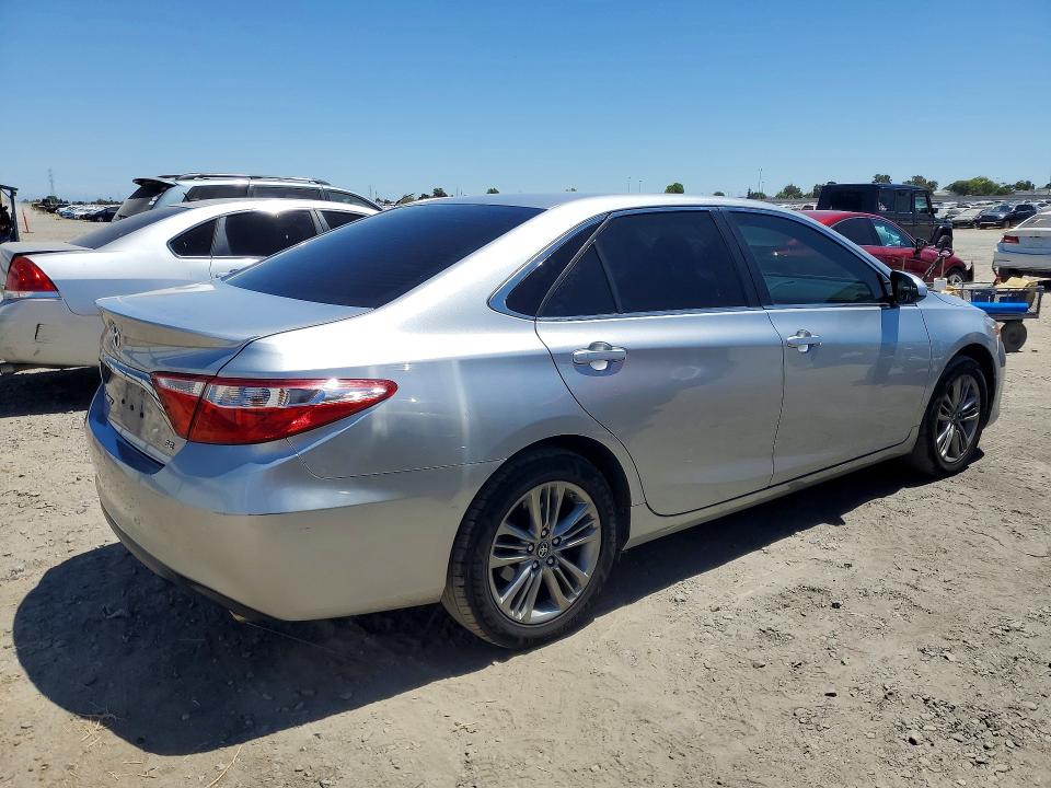 62529886 :رقم المزاد ، 4T1BF1FK2HU386295 vin ، 2017 Toyota Camry مزاد بيع