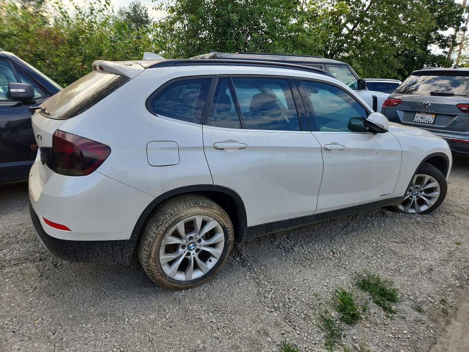 2013 Bmw X1 მანქანა იყიდება აუქციონზე, vin: WBAVL1C59DVR86113, აუქციონის ნომერი: 54618176