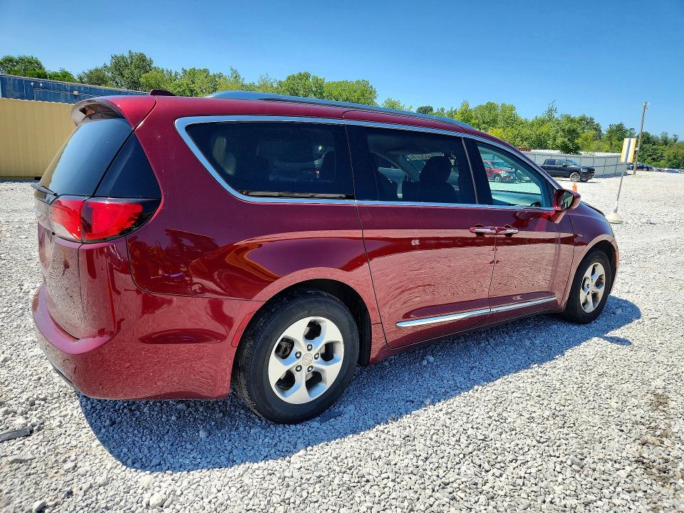 63251976 :رقم المزاد ، 2C4RC1EG3HR510595 vin ، 2017 Chrysler Pacifica مزاد بيع
