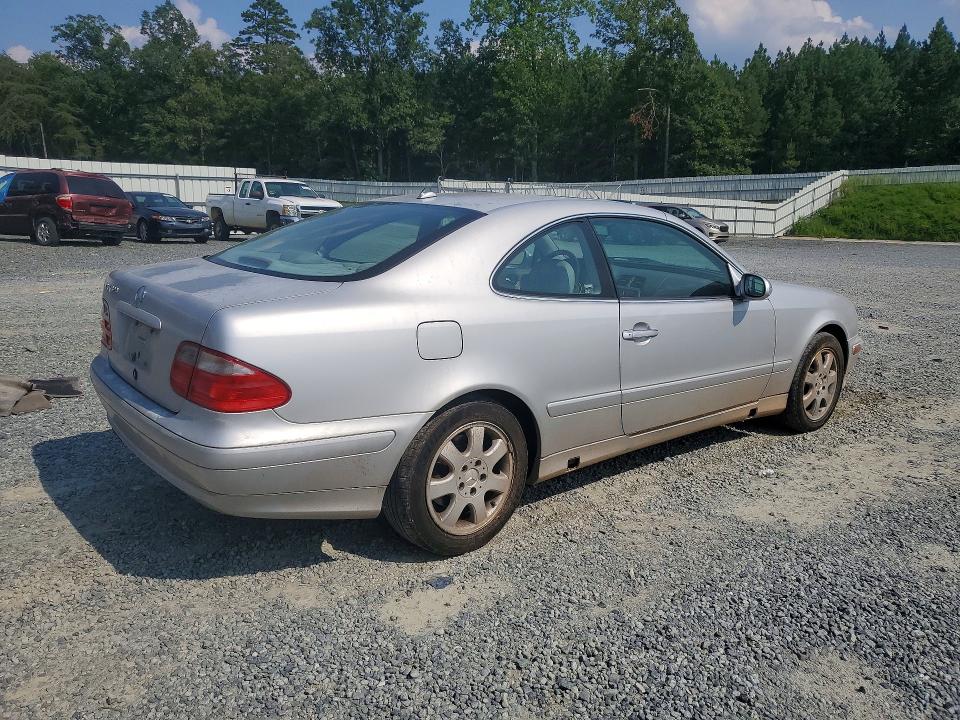 2000 Mercedes-benz Clk მანქანა იყიდება აუქციონზე, vin: WDBLJ65G0YF121024, აუქციონის ნომერი: 62935256