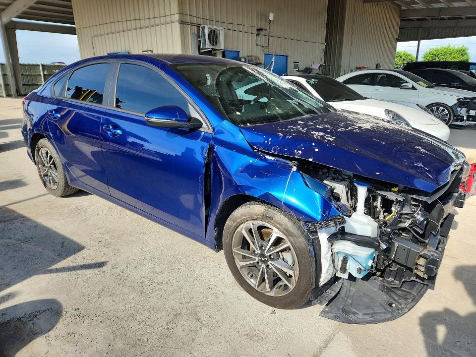 61786526 :رقم المزاد ، 3KPF24AD7NE483532 vin ، 2022 Kia Forte مزاد بيع