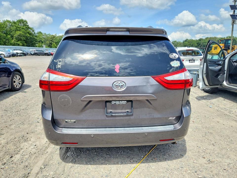 Продаж на аукціоні авто 2015 Toyota Sienna, vin: 5TDYK3DC3FS556277, номер лоту: 61370486