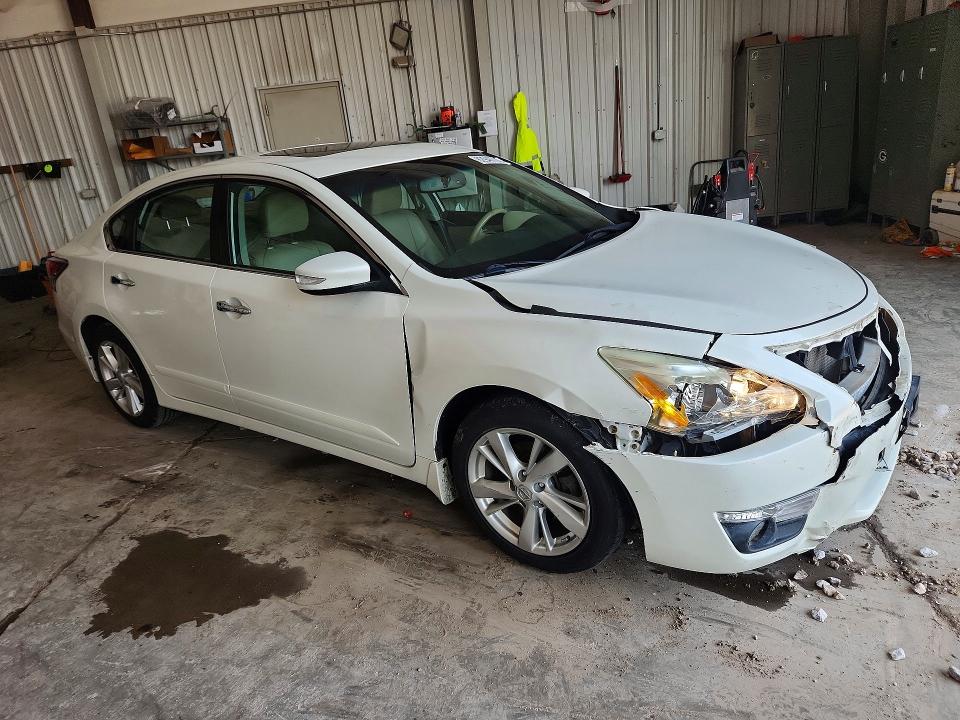 2015 Nissan Altima მანქანა იყიდება აუქციონზე, vin: 1N4AL3AP7FN861766, აუქციონის ნომერი: 62946726
