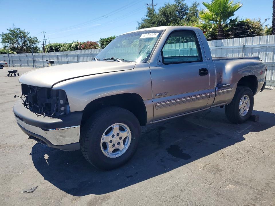 Auction sale of the 2000 Chevrolet Silverado, vin: 1GCEK14T7YZ104650, lot number: 62701576