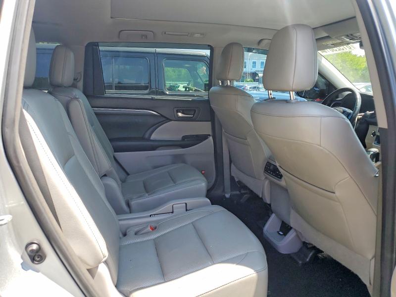 2017 Toyota Highlander მანქანა იყიდება აუქციონზე, vin: 5TDDZRFH4HS375634, აუქციონის ნომერი: 61525616