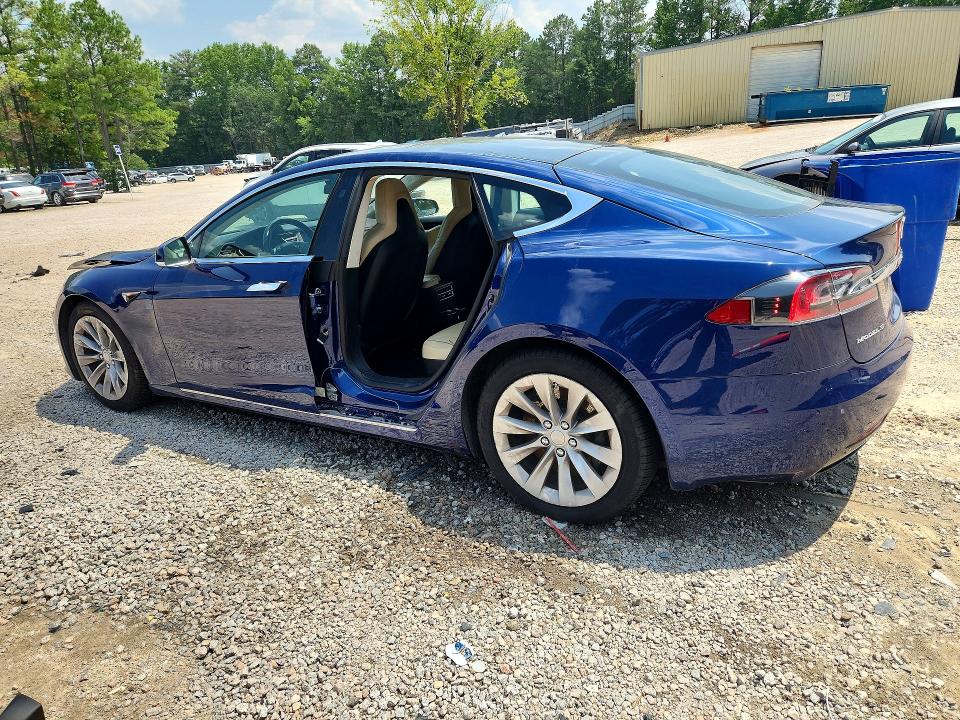 62441216 :رقم المزاد ، 5YJSA1E20GF168125 vin ، 2016 Tesla Model S مزاد بيع