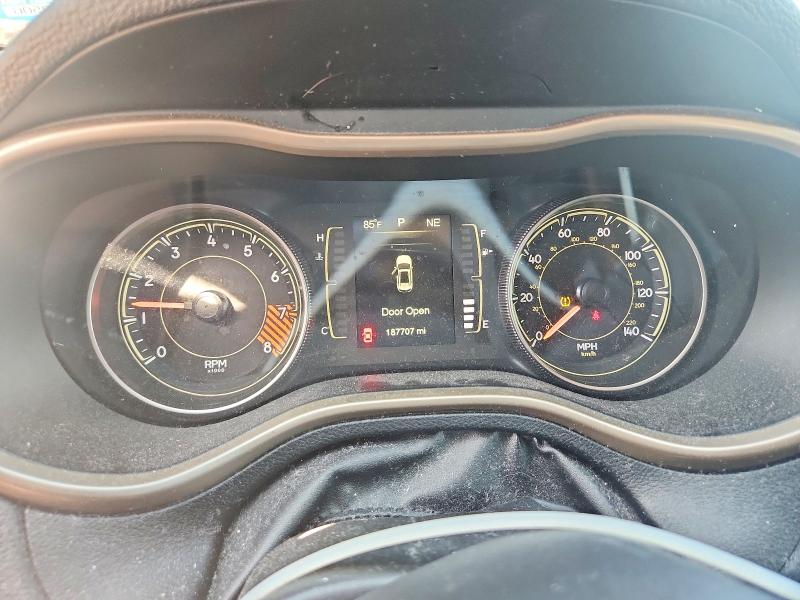 59338976 :رقم المزاد ، 1C4PJMCS8EW126109 vin ، 2014 Jeep Cherokee مزاد بيع