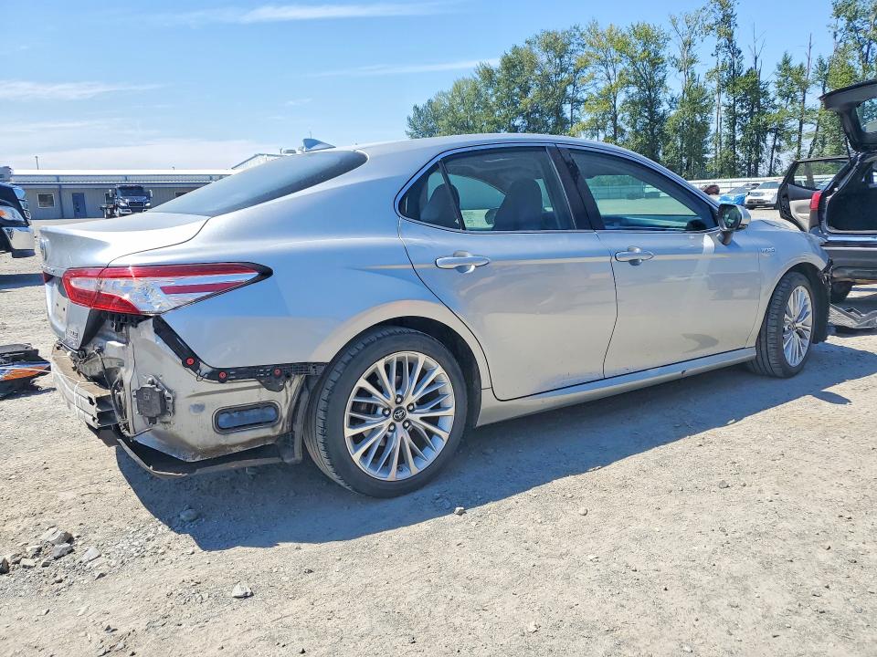 2018 Toyota Camry Hybrid მანქანა იყიდება აუქციონზე, vin: 4T1B21HK8JU502856, აუქციონის ნომერი: 62291616