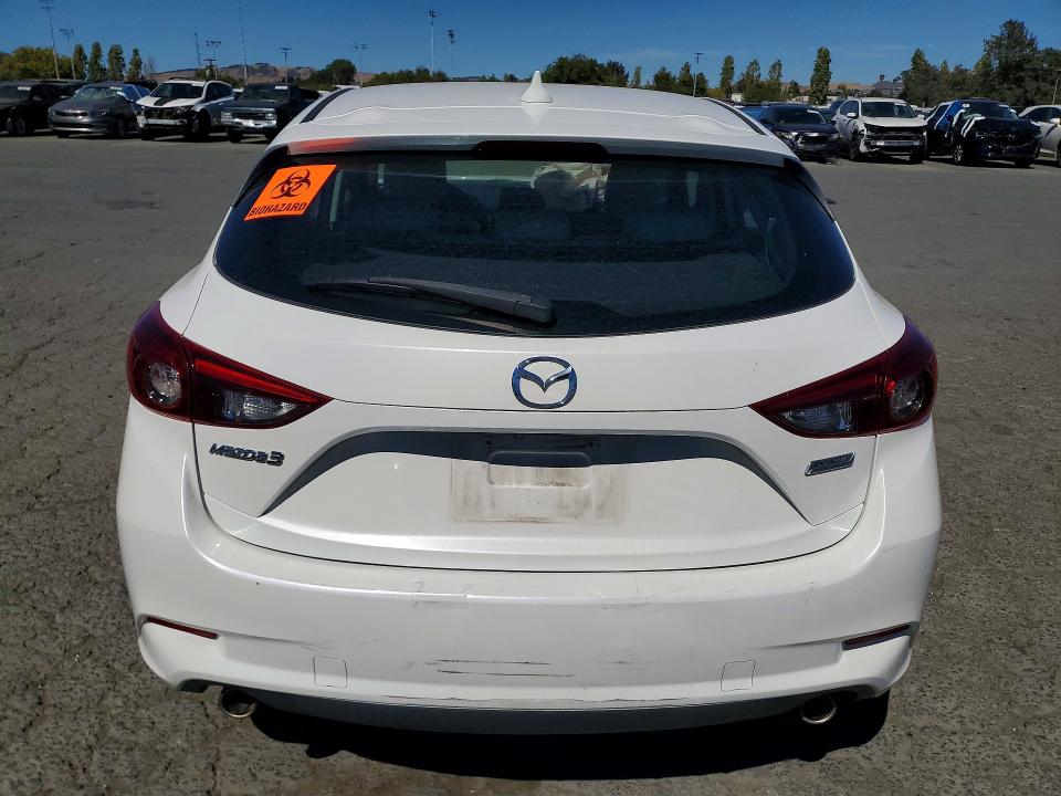 62633936 :رقم المزاد ، 3MZBN1M3XHM127414 vin ، 2017 Mazda 3 مزاد بيع