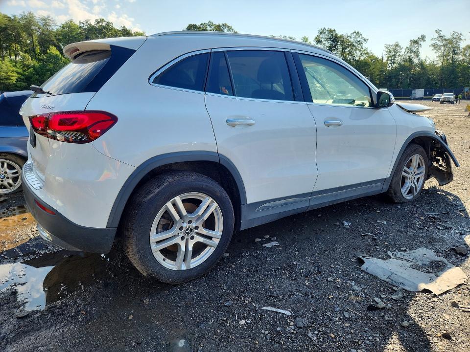 62231126 :رقم المزاد ، W1N4N4HB2MJ215405 vin ، 2021 Mercedes-benz Gla مزاد بيع