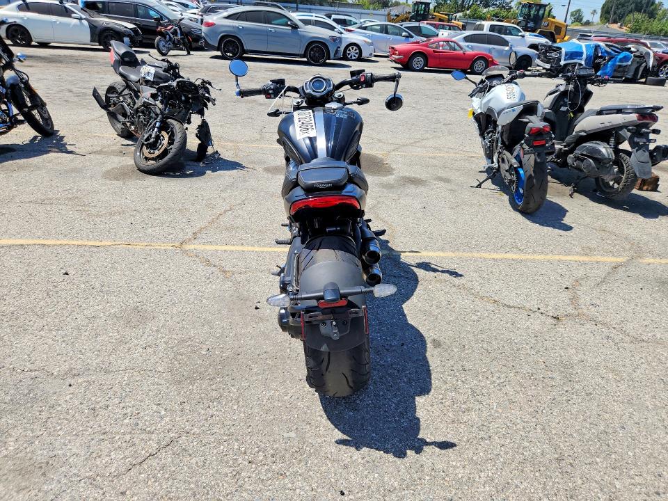 2022 Triumph Motorcycle Rocket 3 მანქანა იყიდება აუქციონზე, vin: SMTG11JX5NTAH2881, აუქციონის ნომერი: 60762466