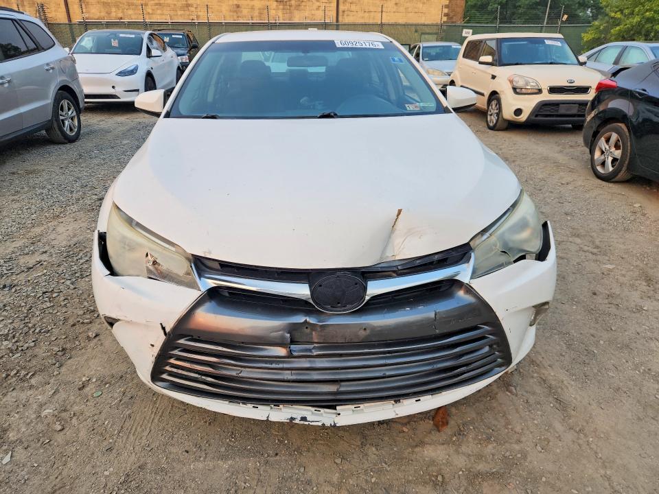 2015 Toyota Camry მანქანა იყიდება აუქციონზე, vin: 4T1BF1FKXFU494306, აუქციონის ნომერი: 60925176