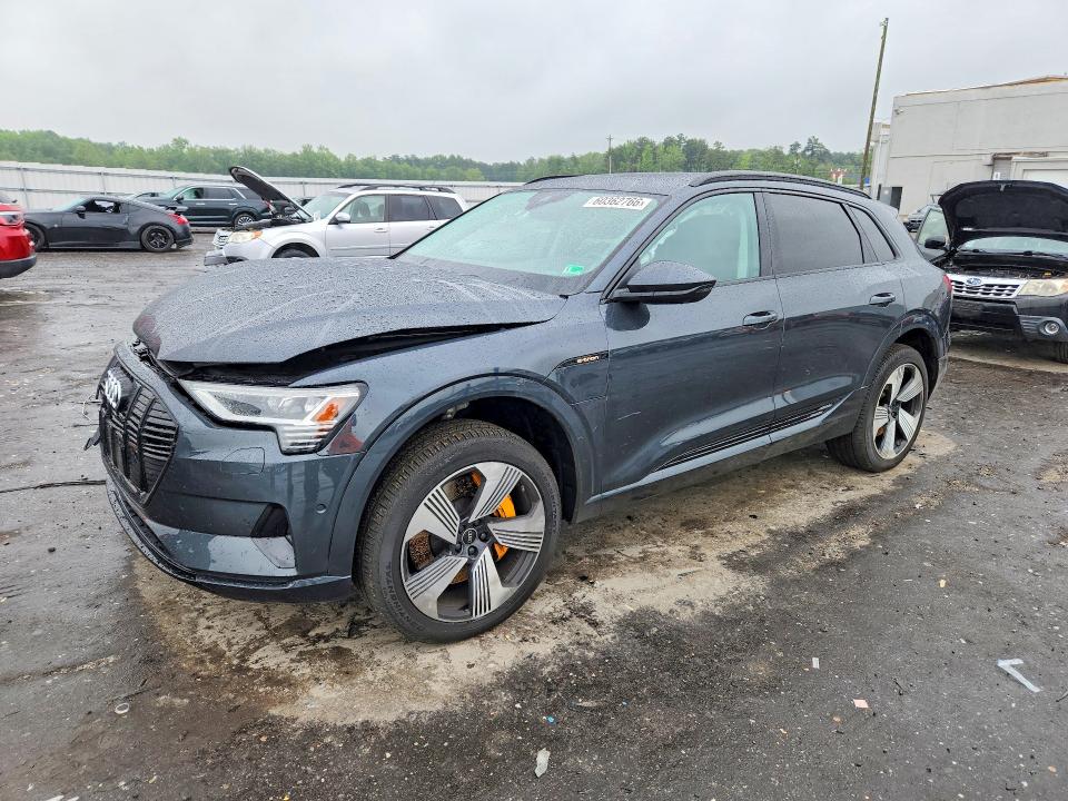 60362766 :رقم المزاد ، WA1LAAGEXNB005293 vin ، 2022 Audi E-tron مزاد بيع