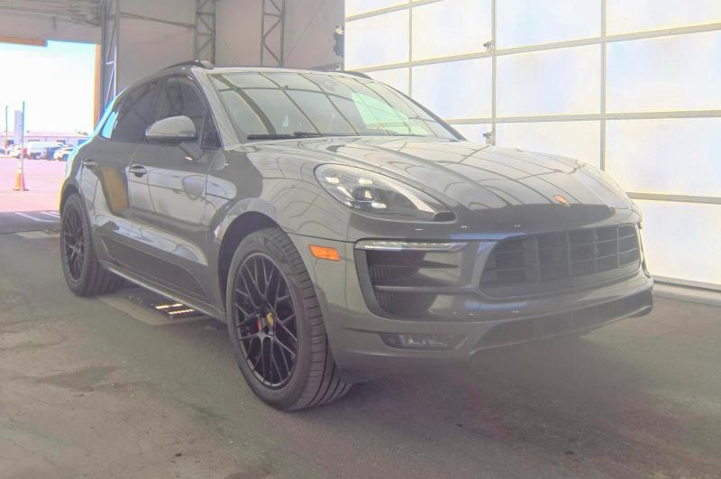 60633866 :رقم المزاد ، WP1AG2A59JLB62312 vin ، 2018 Porsche Macan مزاد بيع