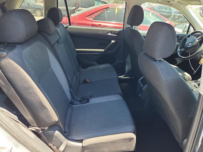 60778076 :رقم المزاد ، 3VV1B7AX0JM208236 vin ، 2018 Volkswagen Tiguan مزاد بيع