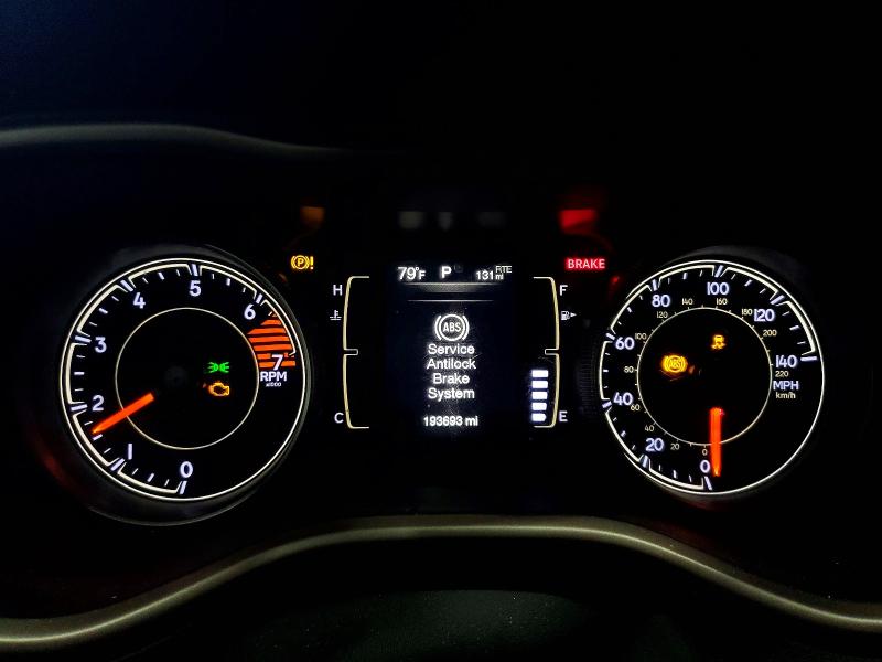 60852506 :رقم المزاد ، 1C4PJLCB7JD557458 vin ، 2018 Jeep Cherokee مزاد بيع