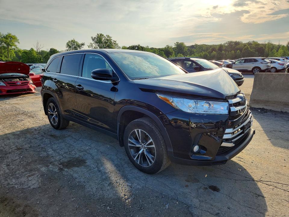 59312316 :رقم المزاد ، 5TDBZRFH6KS702260 vin ، 2019 Toyota Highlander مزاد بيع