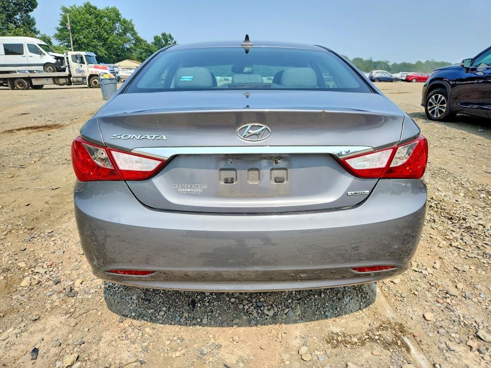 2011 Hyundai Sonata მანქანა იყიდება აუქციონზე, vin: 5NPEC4AC0BH123137, აუქციონის ნომერი: 61042956
