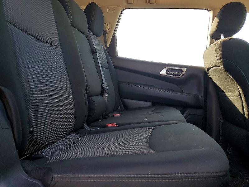 63393006 :رقم المزاد ، 5N1DR2MN8JC664020 vin ، 2018 Nissan Pathfinder مزاد بيع