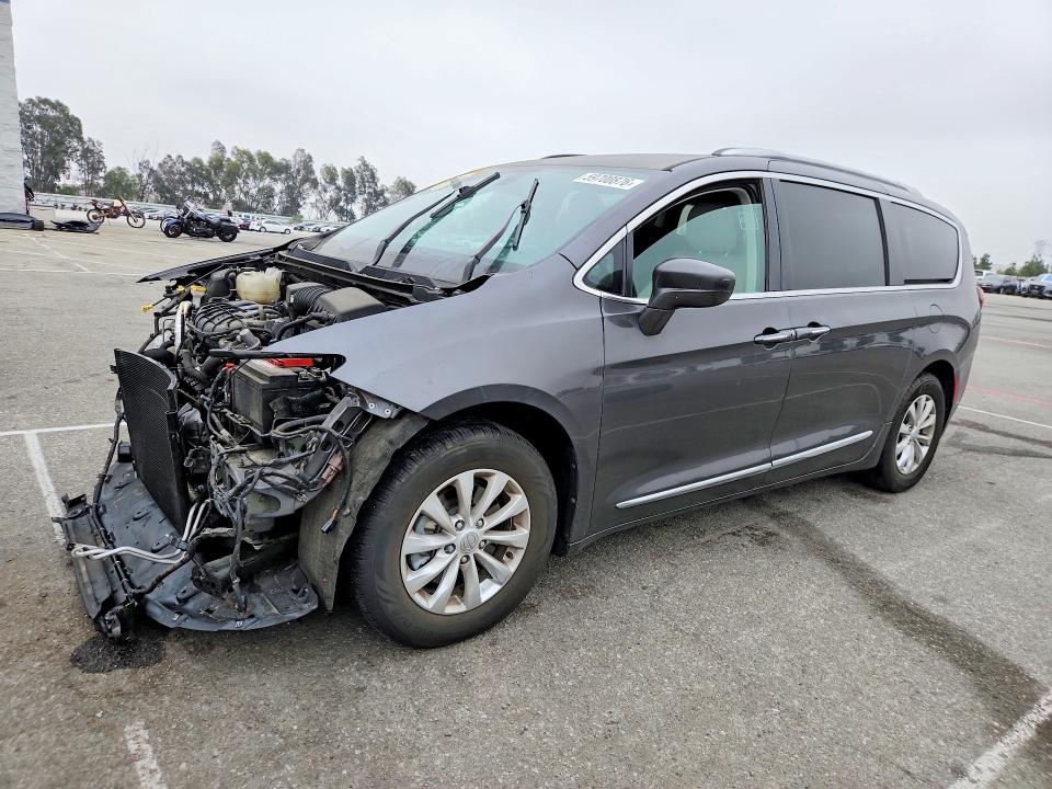 59700876 :رقم المزاد ، 2C4RC1BG0KR531884 vin ، 2019 Chrysler Pacifica مزاد بيع