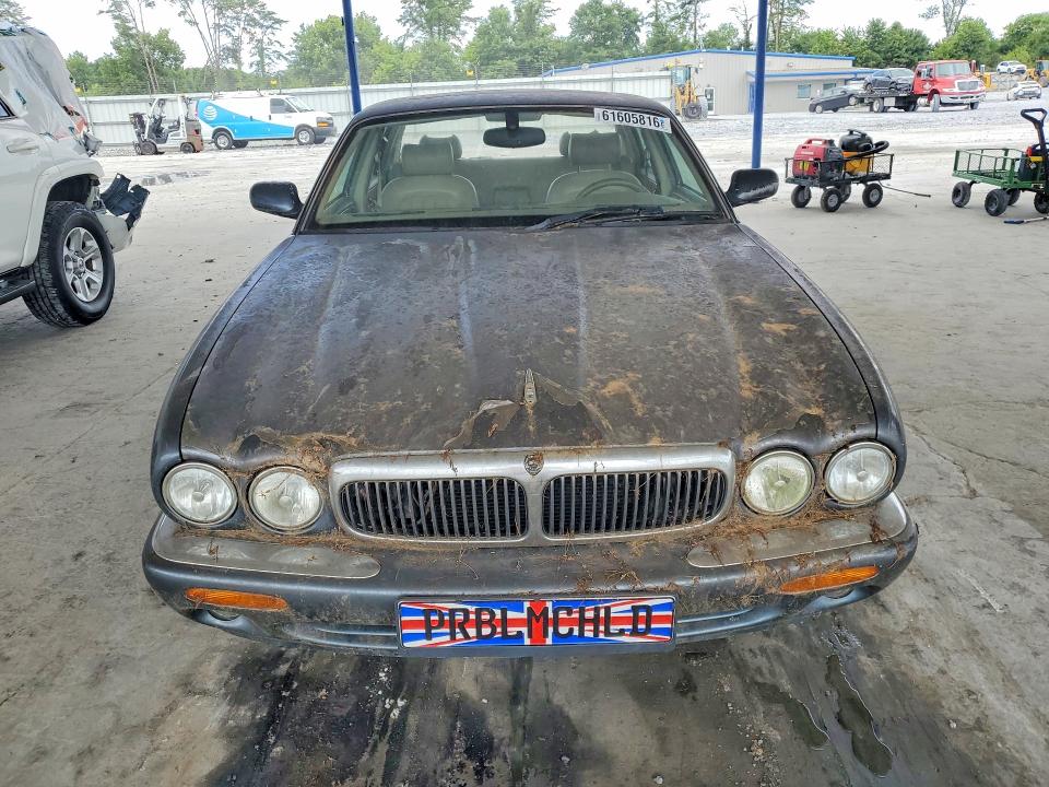 61605816 :رقم المزاد ، SAJDA14C1YLF13765 vin ، 2000 Jaguar Xj8 مزاد بيع