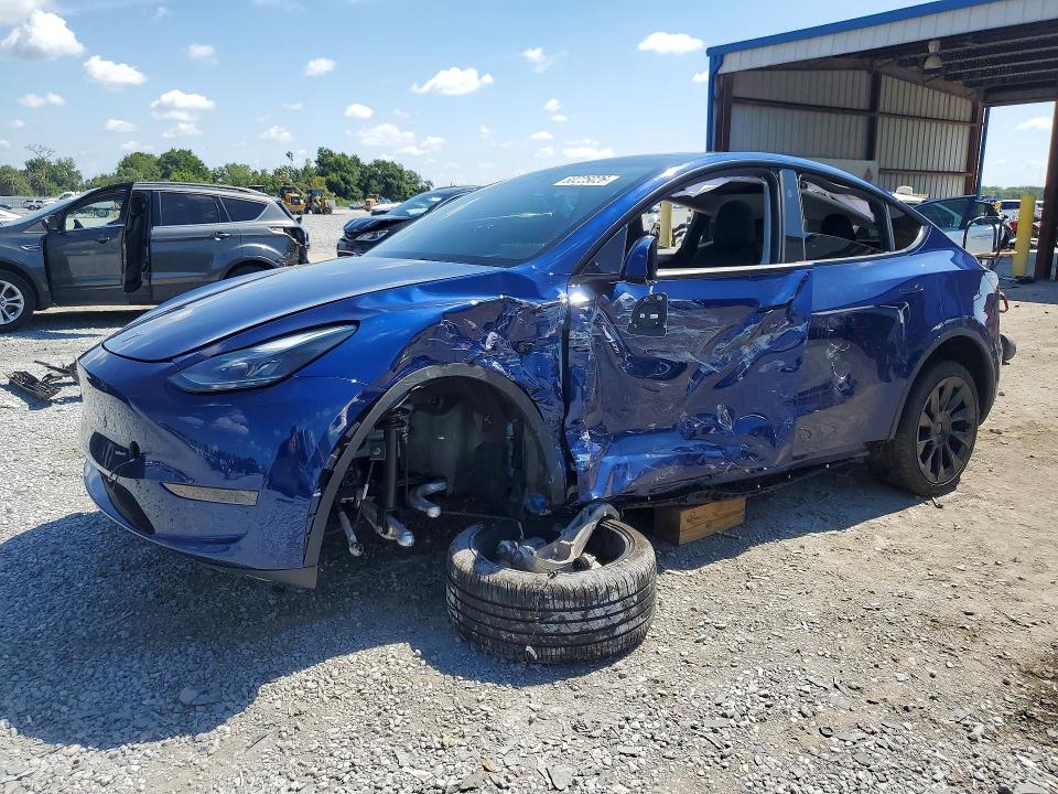 2024 Tesla Model Y მანქანა იყიდება აუქციონზე, vin: 7SAYGDED9RF158114, აუქციონის ნომერი: 60225026