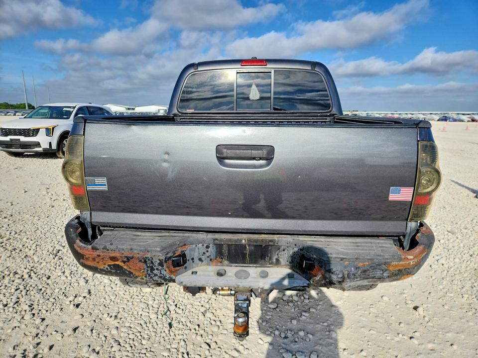 63398276 :رقم المزاد ، 5TFJU4GN4BX001986 vin ، 2011 Toyota Tacoma مزاد بيع