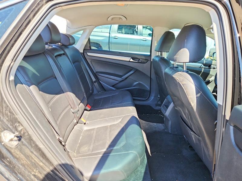 62631426 :رقم المزاد ، 1VWAS7A33FC121366 vin ، 2015 Volkswagen Passat مزاد بيع