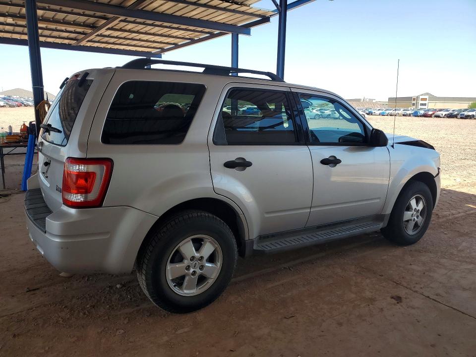 63059746 :رقم المزاد ، 1FMCU0DG5BKA33555 vin ، 2011 Ford Escape مزاد بيع