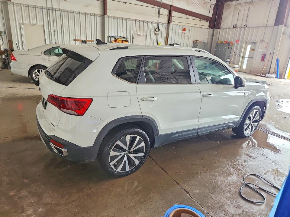 2022 Volkswagen Taos მანქანა იყიდება აუქციონზე, vin: 3VVYX7B2XNM023104, აუქციონის ნომერი: 58741106