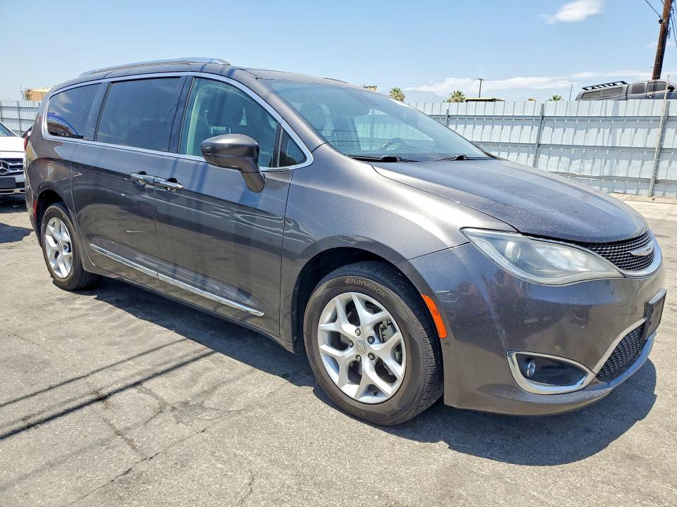 Продажа на аукционе авто 2018 Chrysler Pacifica, vin: 2C4RC1BG8JR112356, номер лота: 61443256