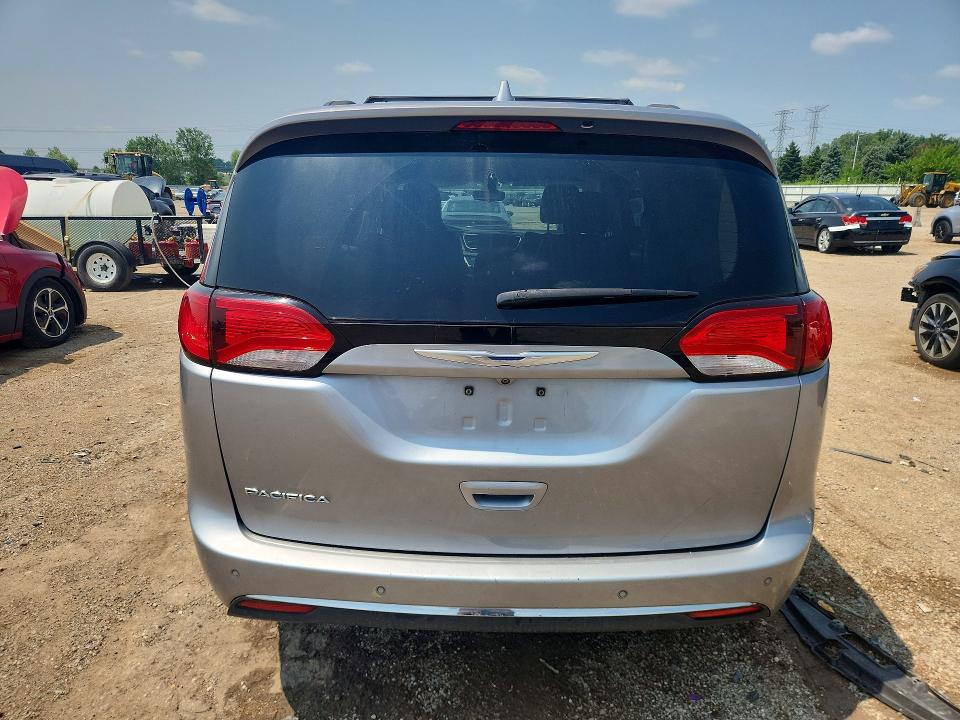 62926346 :رقم المزاد ، 2C4RC1BG9HR668556 vin ، 2017 Chrysler Pacifica مزاد بيع