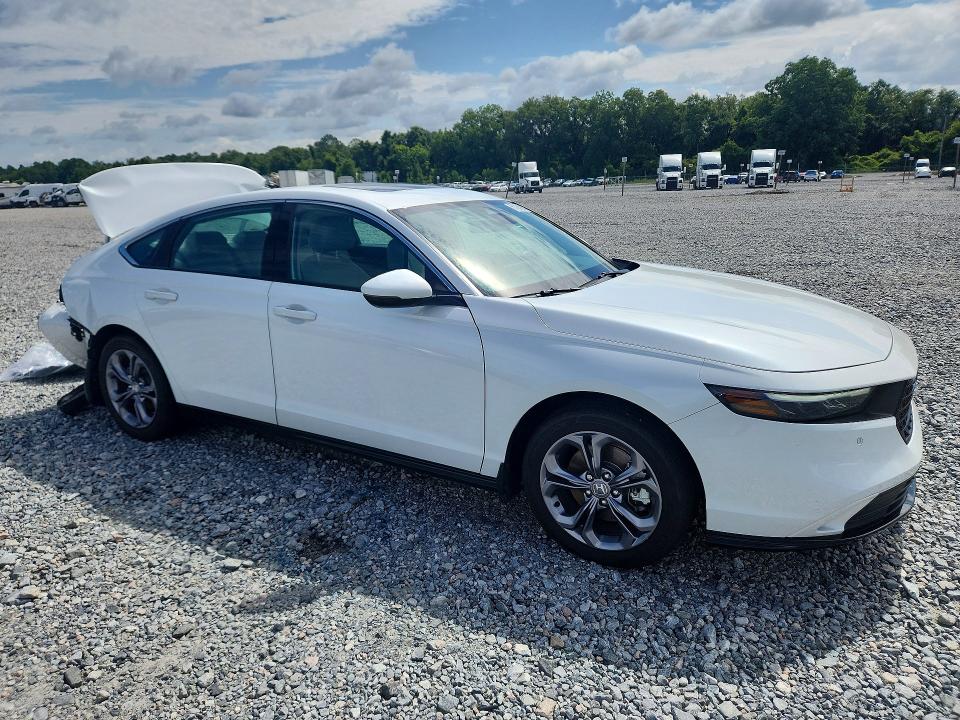 Продажа на аукционе авто 2024 Honda Accord, vin: 1HGCY2F62RA016240, номер лота: 61085636