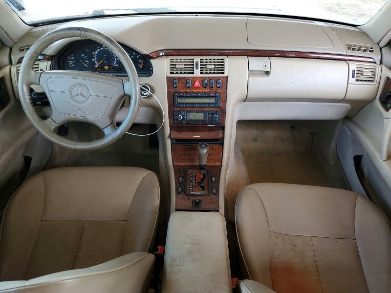 61639356 :رقم المزاد ، WDBJH82F8XX026830 vin ، 1999 Mercedes-benz E مزاد بيع