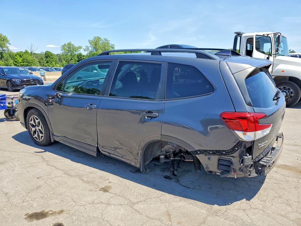 Продажа на аукционе авто 2021 Subaru Forester, vin: JF2SKAJC0MH576486, номер лота: 61759226