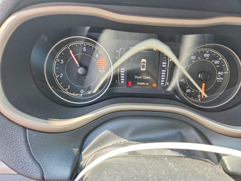 62789376 :رقم المزاد ، 1C4PJLCBXHW642373 vin ، 2017 Jeep Cherokee مزاد بيع
