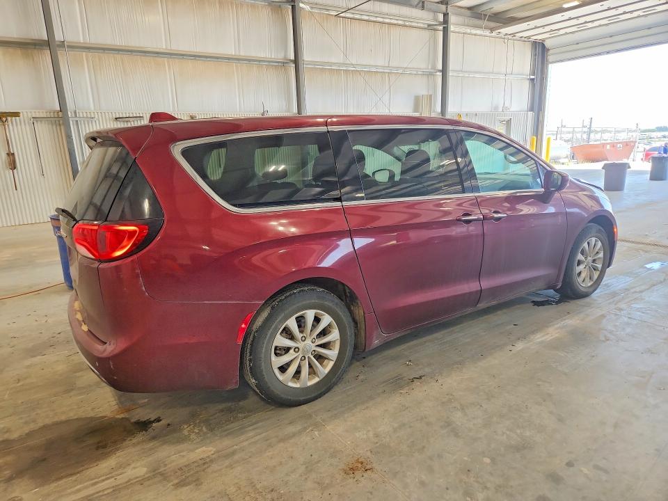 62526896 :رقم المزاد ، 2C4RC1FG5JR113331 vin ، 2018 Chrysler Pacifica مزاد بيع